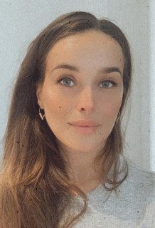 Drs. Charissa Geluk